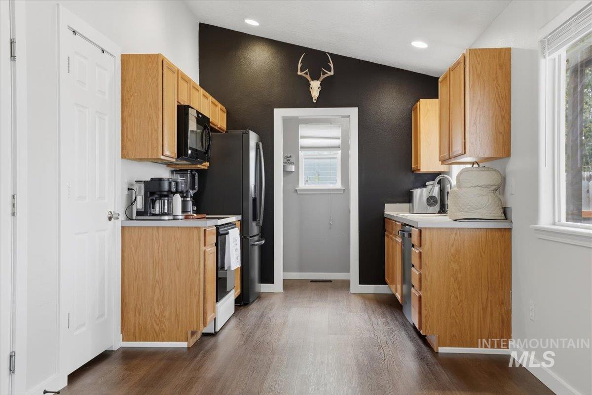 2613 S Canyon St, Nampa, Idaho 83686, 3 Bedrooms, 2 Bathrooms, Residential For Sale, Price $379,900, 98976110