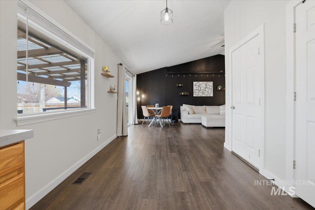 2613 S Canyon St, Nampa, Idaho 83686, 3 Bedrooms, 2 Bathrooms, Residential For Sale, Price $379,900, 98976110