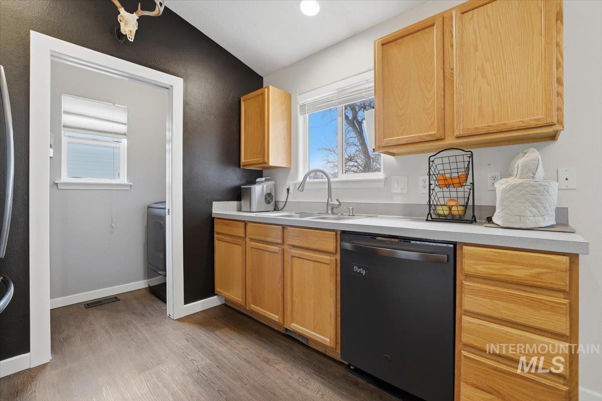 2613 S Canyon St, Nampa, Idaho 83686, 3 Bedrooms, 2 Bathrooms, Residential For Sale, Price $379,900, 98976110