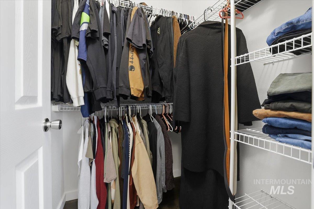 2613 S Canyon St, Nampa, Idaho 83686, 3 Bedrooms, 2 Bathrooms, Residential For Sale, Price $379,900, 98976110