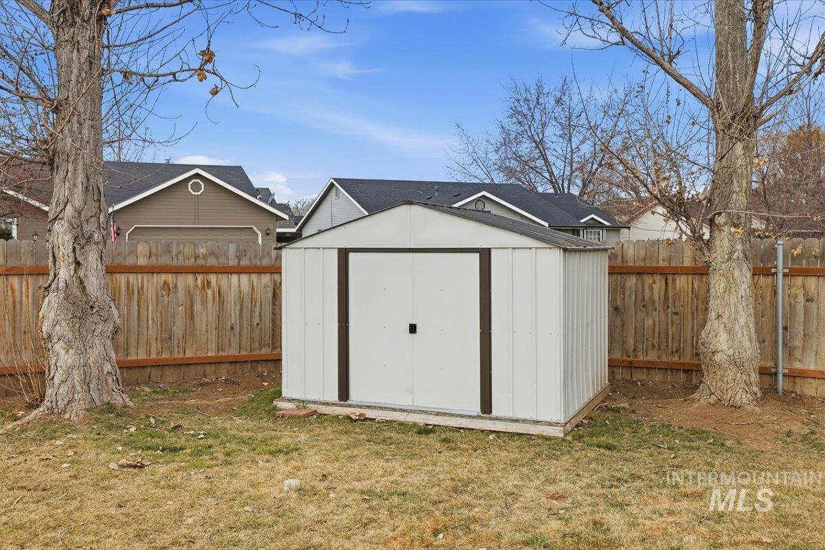 2613 S Canyon St, Nampa, Idaho 83686, 3 Bedrooms, 2 Bathrooms, Residential For Sale, Price $379,900, 98976110