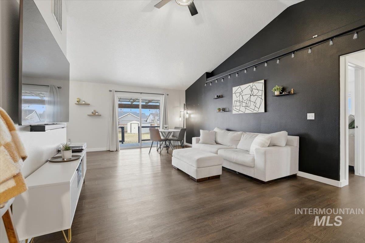 2613 S Canyon St, Nampa, Idaho 83686, 3 Bedrooms, 2 Bathrooms, Residential For Sale, Price $379,900, 98976110