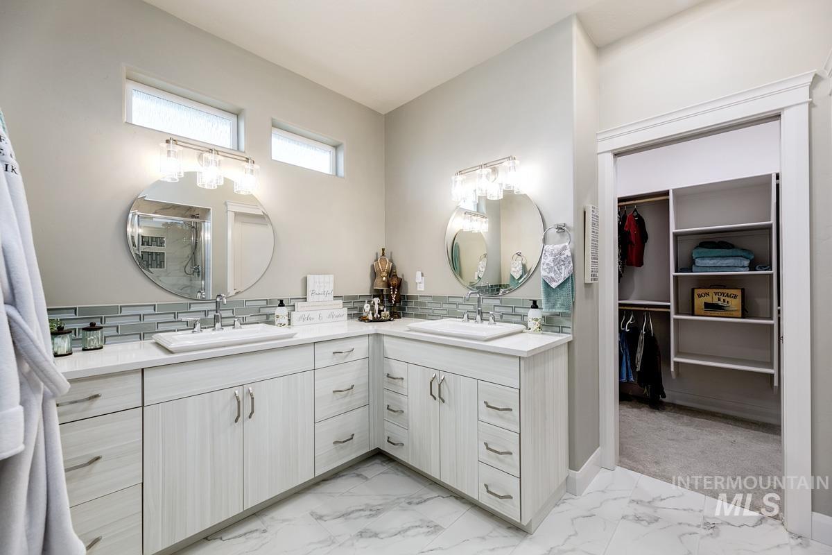 2406 W Herron Ridge Drive, Nampa, Idaho 83686, 3 Bedrooms, 2 Bathrooms, Residential For Sale, Price $515,121,MLS 98976111