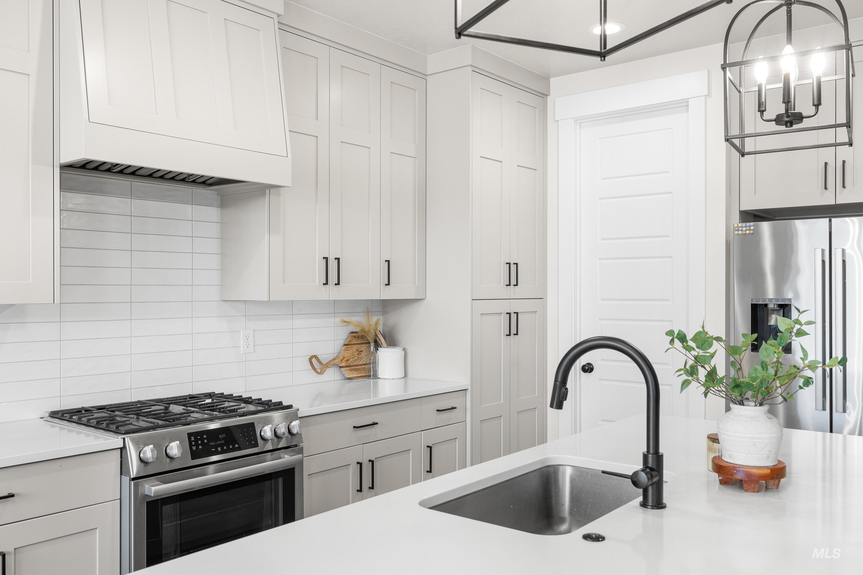 18285 N Arch Haven Way, Nampa, Idaho 83687, 3 Bedrooms, 2 Bathrooms, Residential For Sale, Price $474,900,MLS 98976114