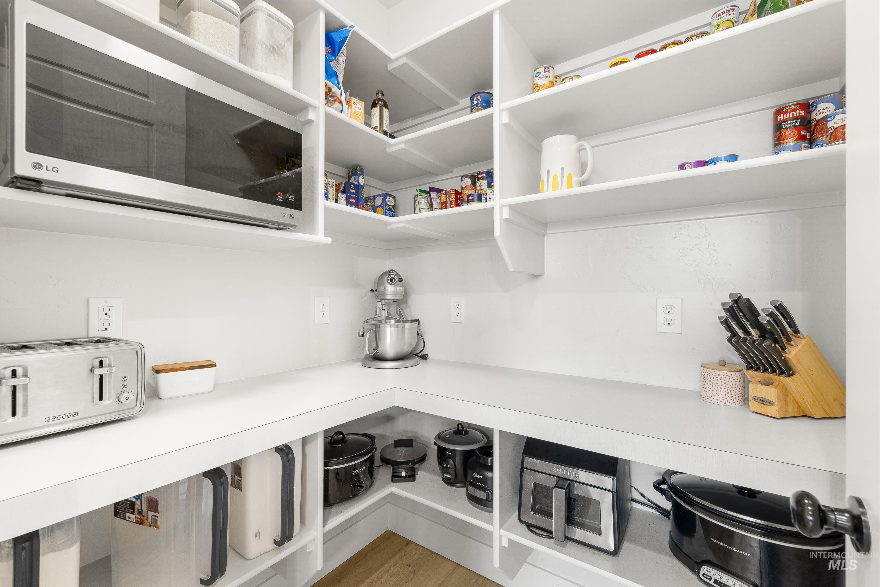 18285 N Arch Haven Way, Nampa, Idaho 83687, 3 Bedrooms, 2 Bathrooms, Residential For Sale, Price $474,900,MLS 98976114