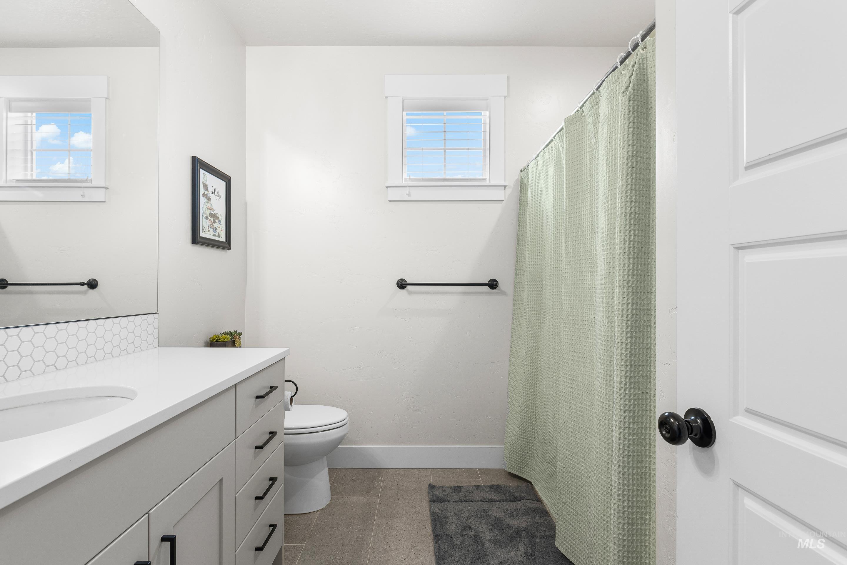 18285 N Arch Haven Way, Nampa, Idaho 83687, 3 Bedrooms, 2 Bathrooms, Residential For Sale, Price $474,900,MLS 98976114