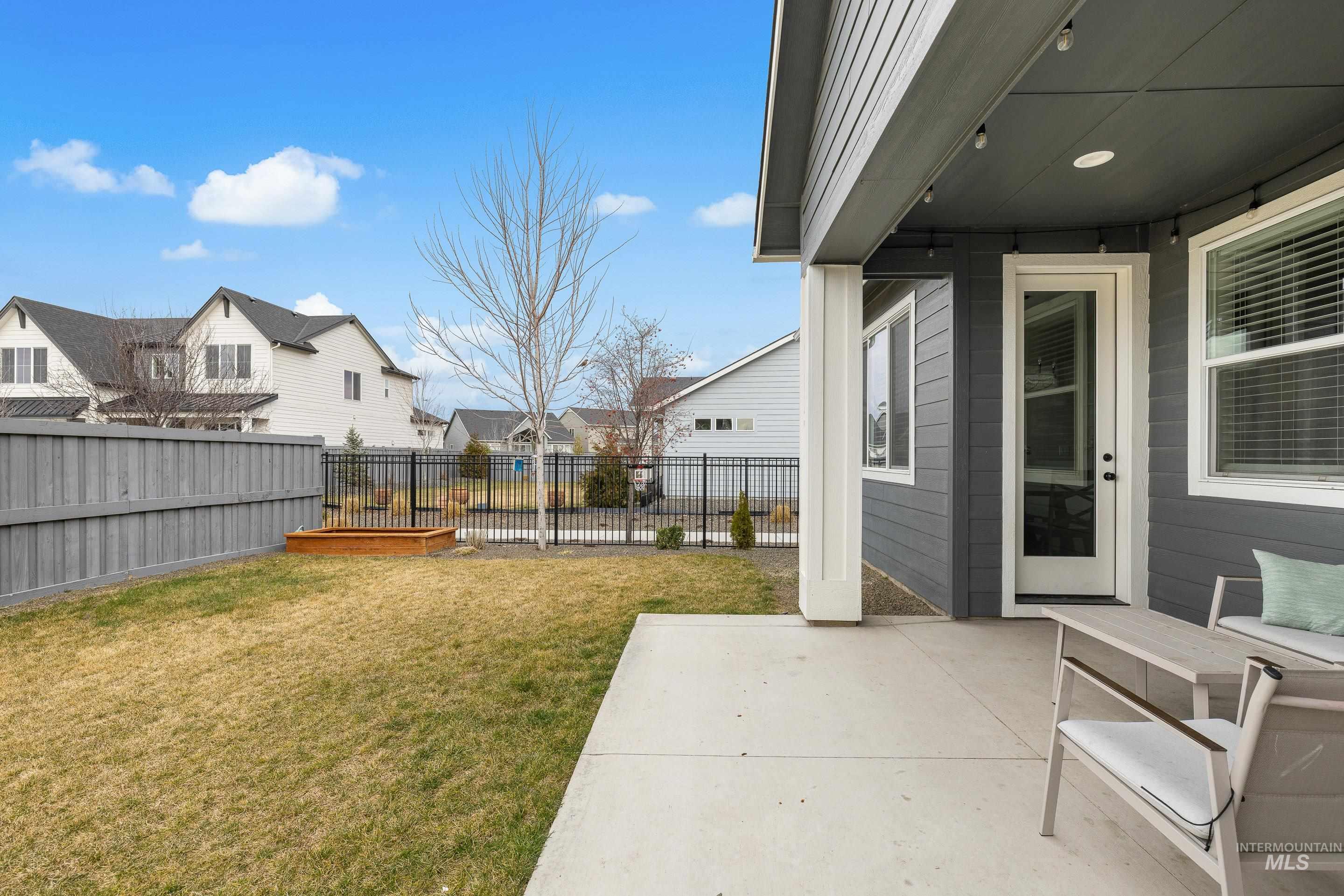 18285 N Arch Haven Way, Nampa, Idaho 83687, 3 Bedrooms, 2 Bathrooms, Residential For Sale, Price $474,900,MLS 98976114