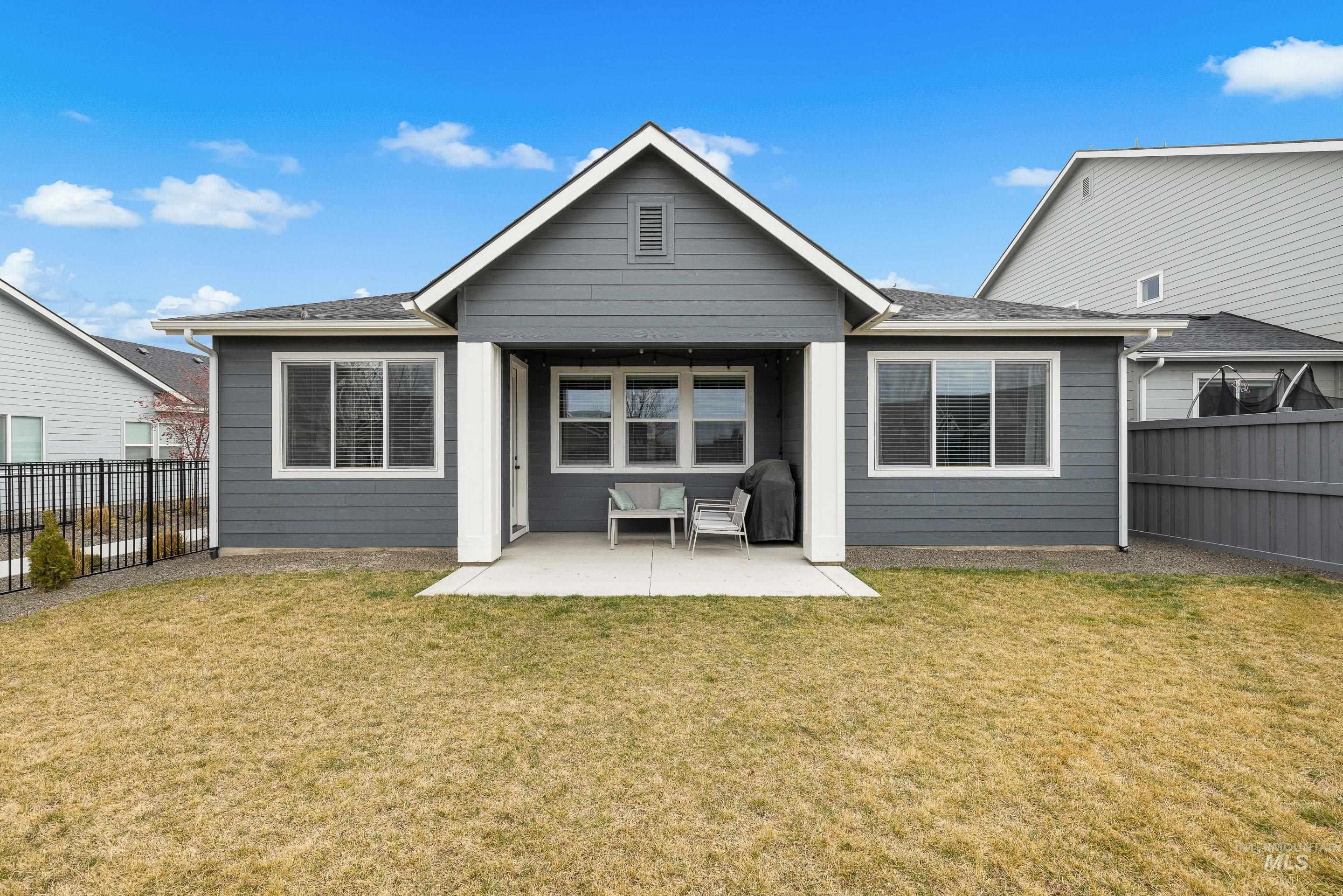 18285 N Arch Haven Way, Nampa, Idaho 83687, 3 Bedrooms, 2 Bathrooms, Residential For Sale, Price $474,900,MLS 98976114