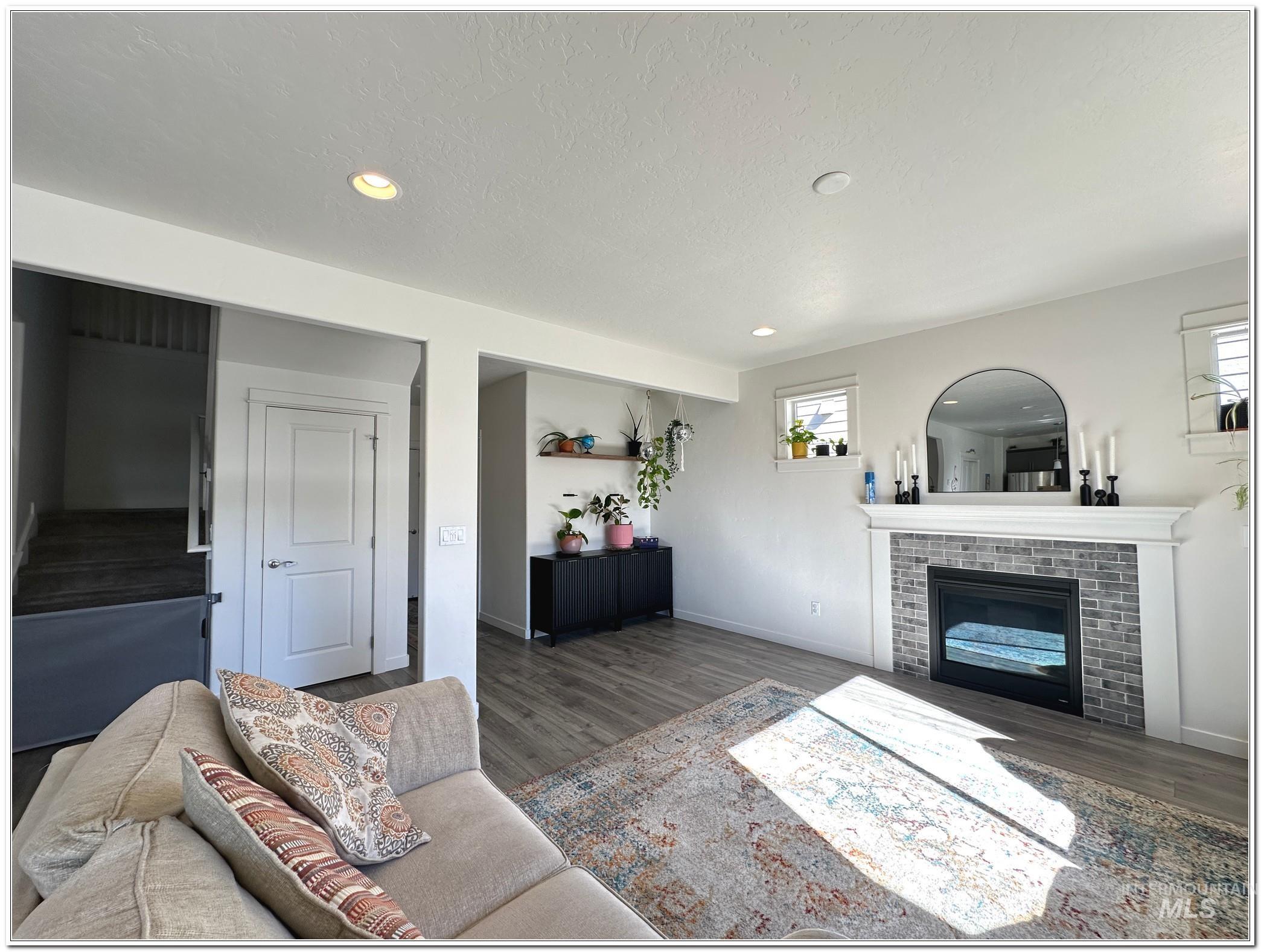 9687 W Arnold Rd., Boise, Idaho 83714, 4 Bedrooms, 2.5 Bathrooms, Residential For Sale, Price $619,900, 98976115