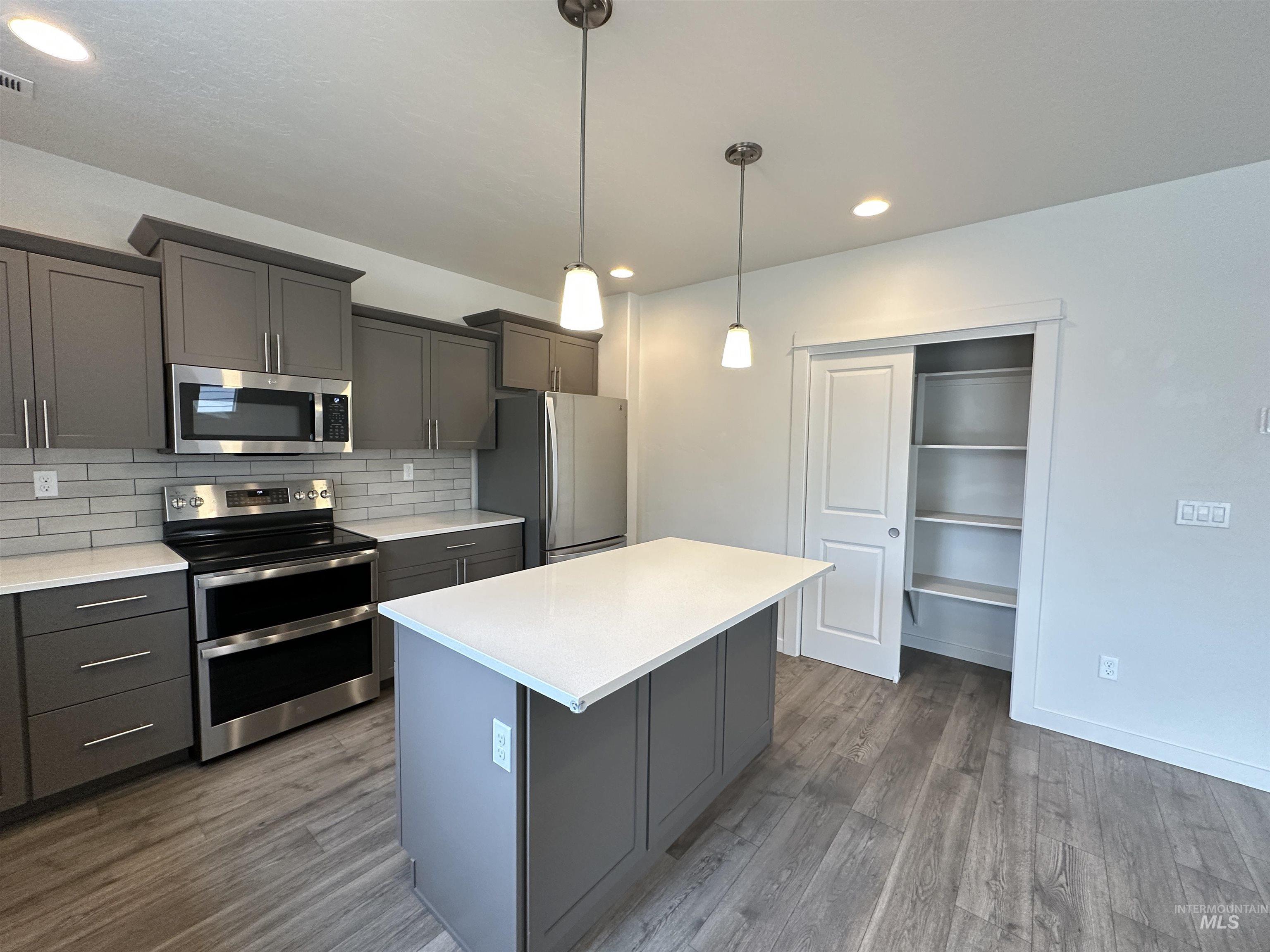 9687 W Arnold Rd., Boise, Idaho 83714, 4 Bedrooms, 2.5 Bathrooms, Residential For Sale, Price $619,900, 98976115