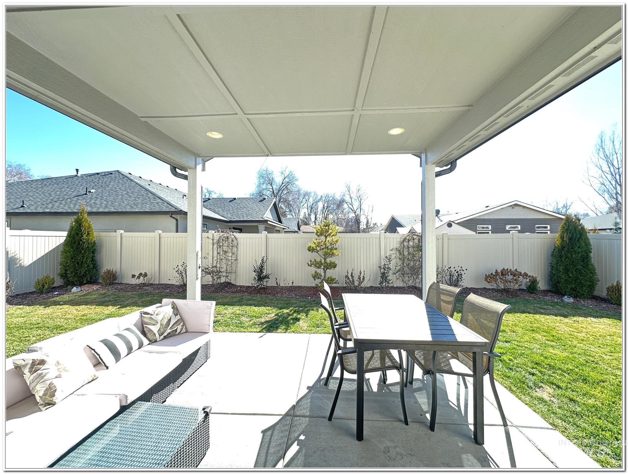 9687 W Arnold Rd., Boise, Idaho 83714, 4 Bedrooms, 2.5 Bathrooms, Residential For Sale, Price $619,900, 98976115
