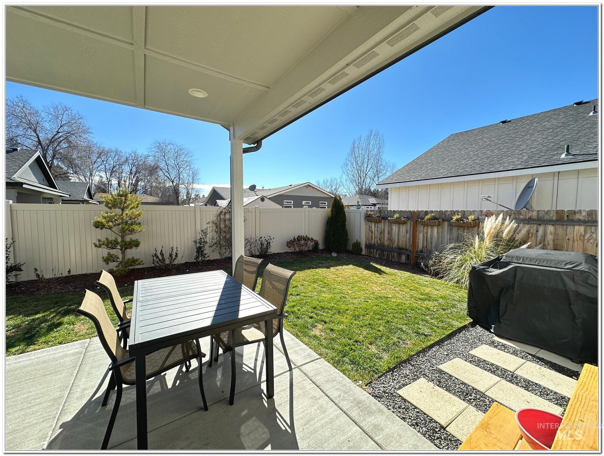 9687 W Arnold Rd., Boise, Idaho 83714, 4 Bedrooms, 2.5 Bathrooms, Residential For Sale, Price $619,900, 98976115