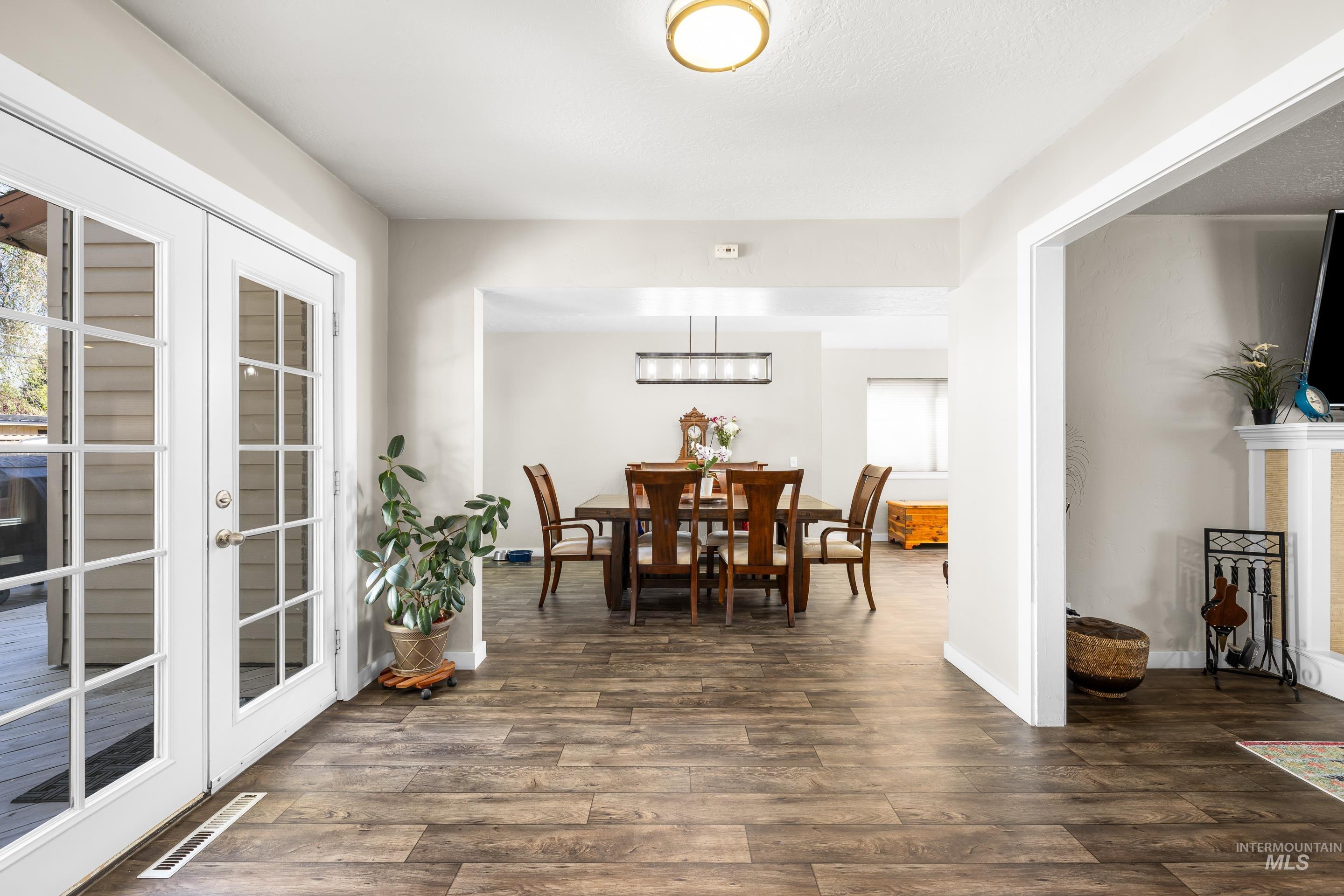 3510 Lassen, Boise, Idaho 83703, 5 Bedrooms, 3 Bathrooms, Residential For Sale, Price $796,000,MLS 98976116