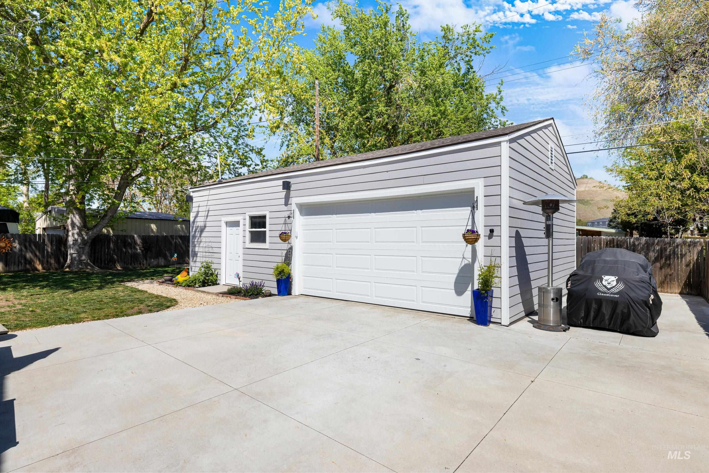 3510 Lassen, Boise, Idaho 83703, 5 Bedrooms, 3 Bathrooms, Residential For Sale, Price $796,000,MLS 98976116