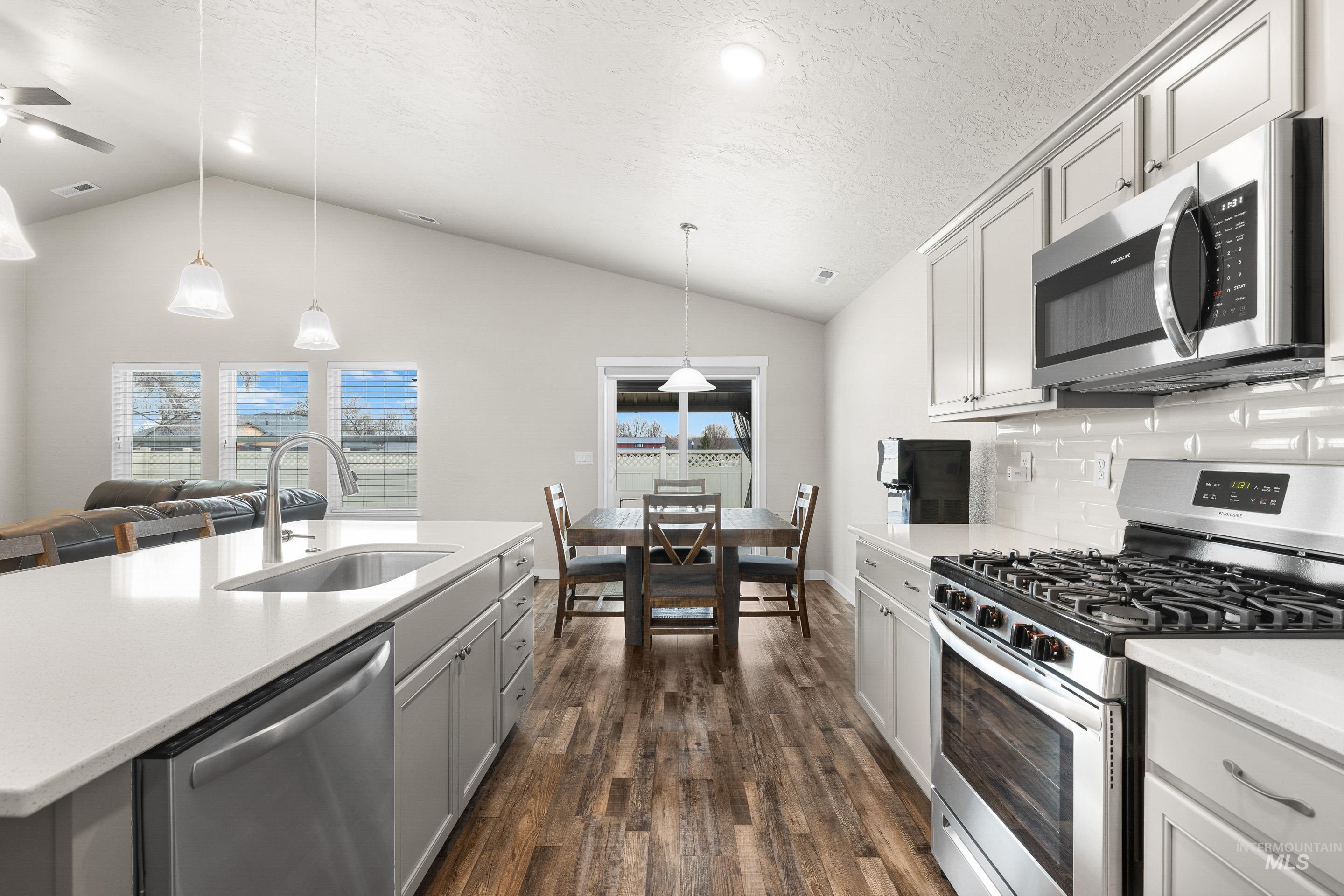 2976 N Rapid Creek Pl, Kuna, Idaho 83634-1692, 4 Bedrooms, 2 Bathrooms, Residential For Sale, Price $489,900,MLS 98976119