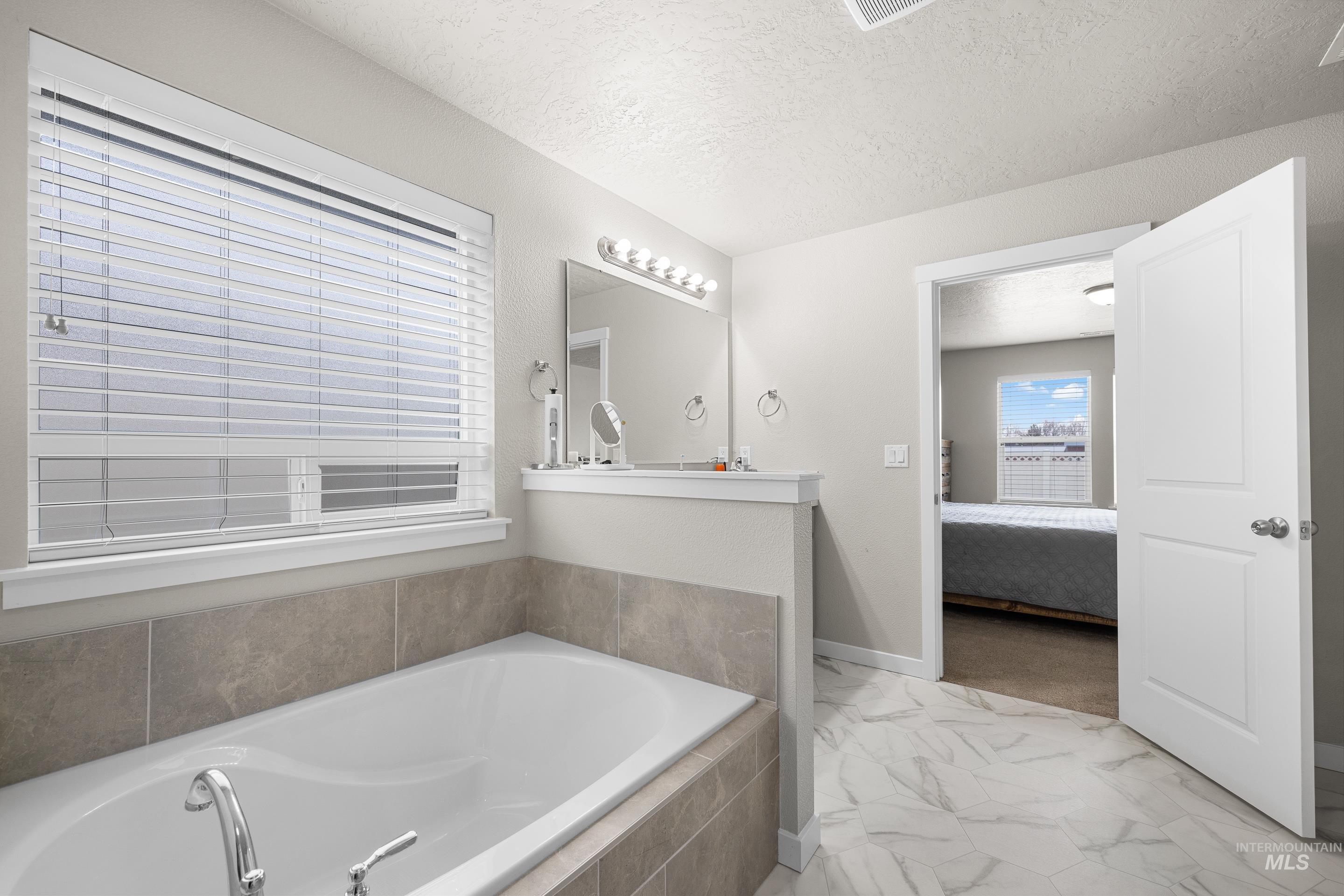 2976 N Rapid Creek Pl, Kuna, Idaho 83634-1692, 4 Bedrooms, 2 Bathrooms, Residential For Sale, Price $489,900,MLS 98976119