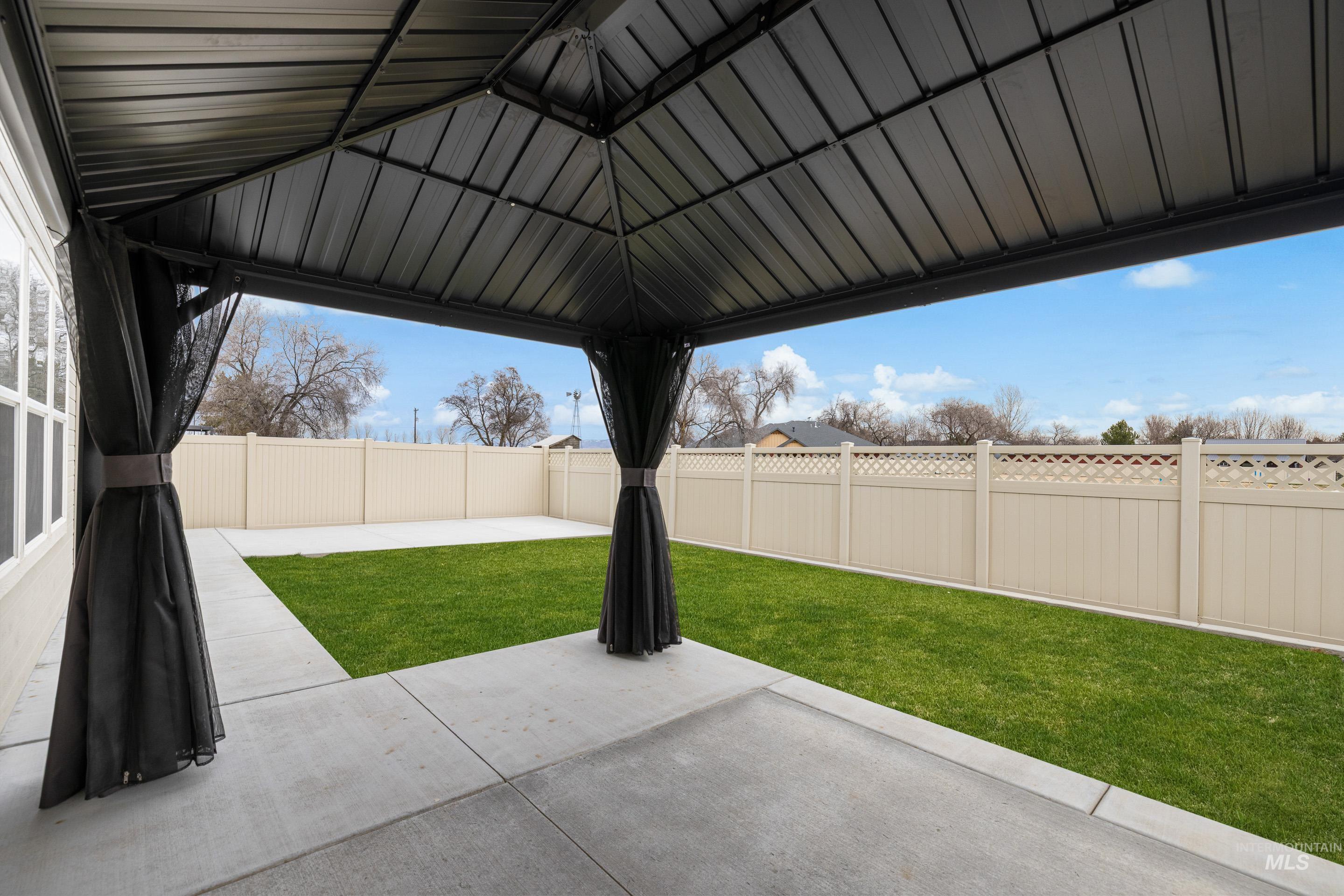 2976 N Rapid Creek Pl, Kuna, Idaho 83634-1692, 4 Bedrooms, 2 Bathrooms, Residential For Sale, Price $489,900,MLS 98976119