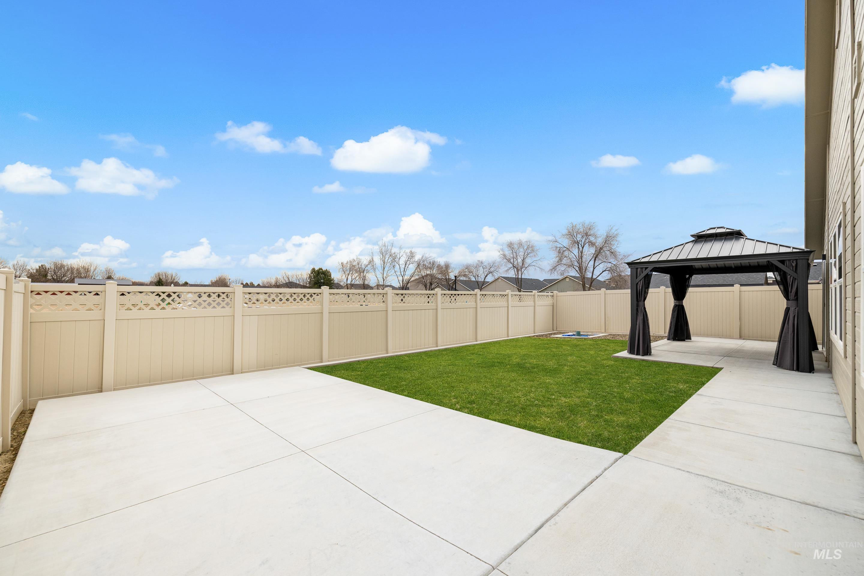 2976 N Rapid Creek Pl, Kuna, Idaho 83634-1692, 4 Bedrooms, 2 Bathrooms, Residential For Sale, Price $489,900,MLS 98976119