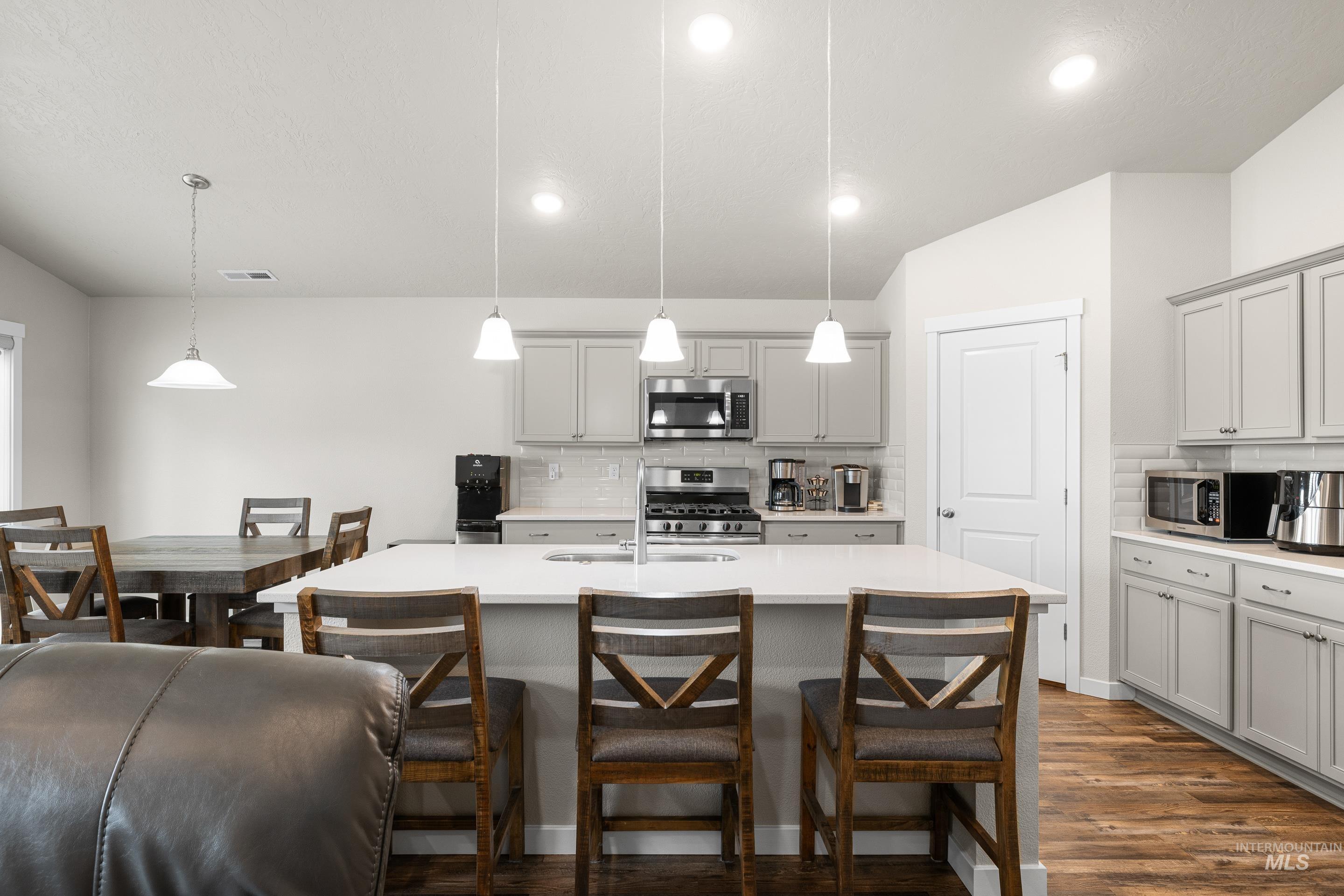 2976 N Rapid Creek Pl, Kuna, Idaho 83634-1692, 4 Bedrooms, 2 Bathrooms, Residential For Sale, Price $489,900,MLS 98976119