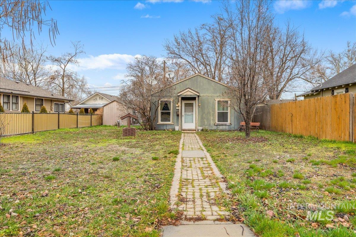 432 E Pine, Meridian, Idaho 83642, 3 Bedrooms, 2 Bathrooms, Residential For Sale, Price $315,000, 98976120