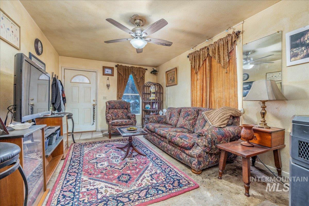 432 E Pine, Meridian, Idaho 83642, 3 Bedrooms, 2 Bathrooms, Residential For Sale, Price $315,000, 98976120