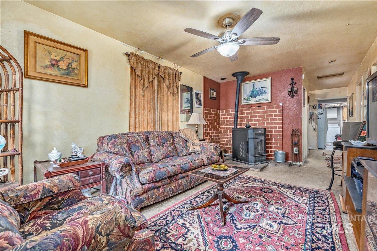 432 E Pine, Meridian, Idaho 83642, 3 Bedrooms, 2 Bathrooms, Residential For Sale, Price $315,000, 98976120