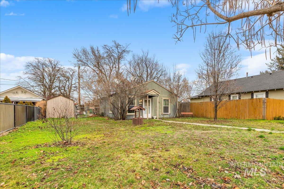 432 E Pine, Meridian, Idaho 83642, 3 Bedrooms, 2 Bathrooms, Residential For Sale, Price $315,000, 98976120