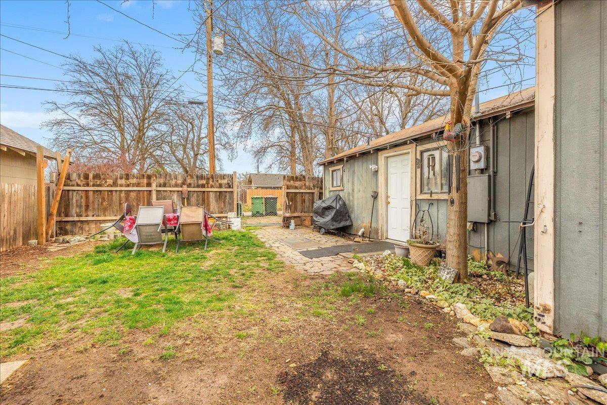 432 E Pine, Meridian, Idaho 83642, 3 Bedrooms, 2 Bathrooms, Residential For Sale, Price $315,000, 98976120