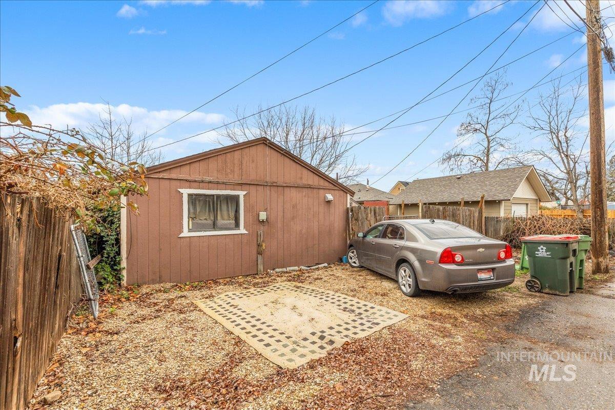 432 E Pine, Meridian, Idaho 83642, 3 Bedrooms, 2 Bathrooms, Residential For Sale, Price $315,000, 98976120