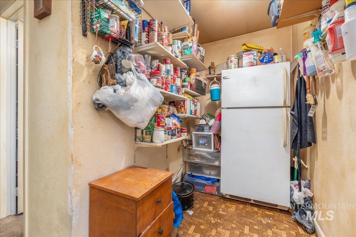 432 E Pine, Meridian, Idaho 83642, 3 Bedrooms, 2 Bathrooms, Residential For Sale, Price $315,000, 98976120