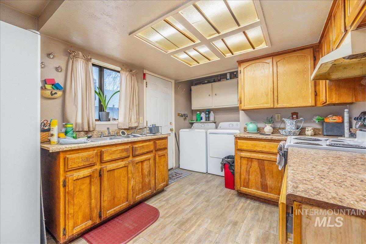 432 E Pine, Meridian, Idaho 83642, 3 Bedrooms, 2 Bathrooms, Residential For Sale, Price $315,000, 98976120