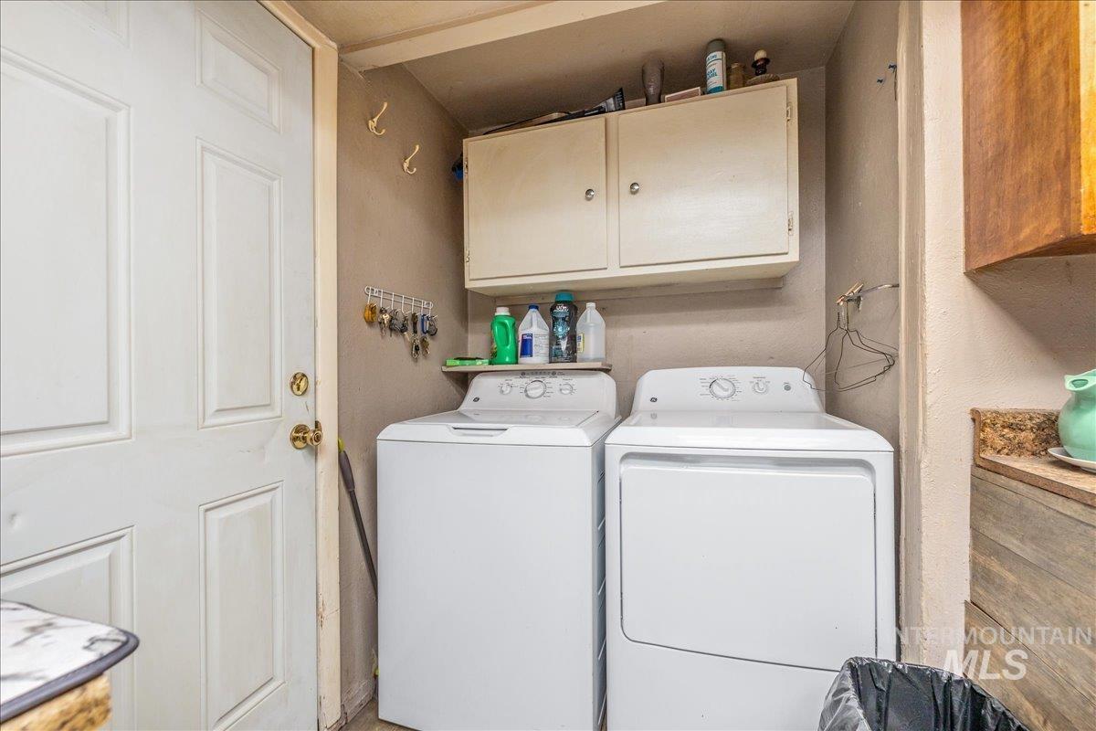 432 E Pine, Meridian, Idaho 83642, 3 Bedrooms, 2 Bathrooms, Residential For Sale, Price $315,000, 98976120