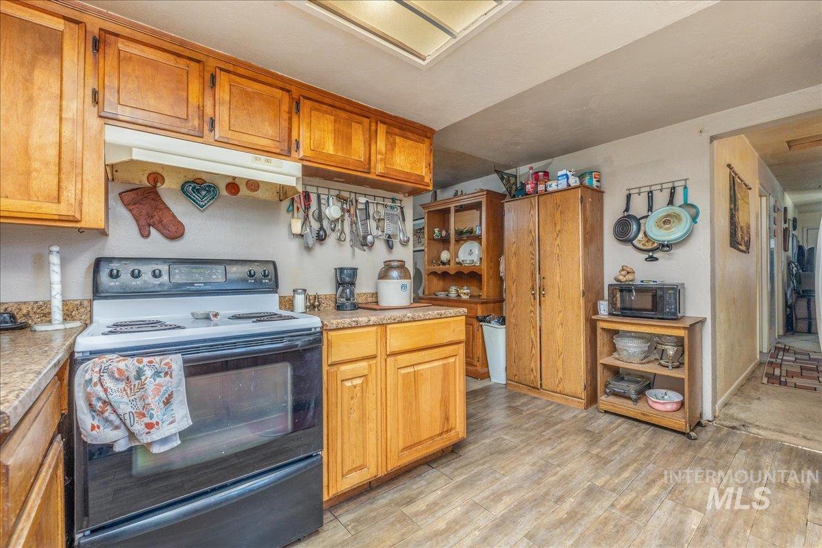 432 E Pine, Meridian, Idaho 83642, 3 Bedrooms, 2 Bathrooms, Residential For Sale, Price $315,000, 98976120