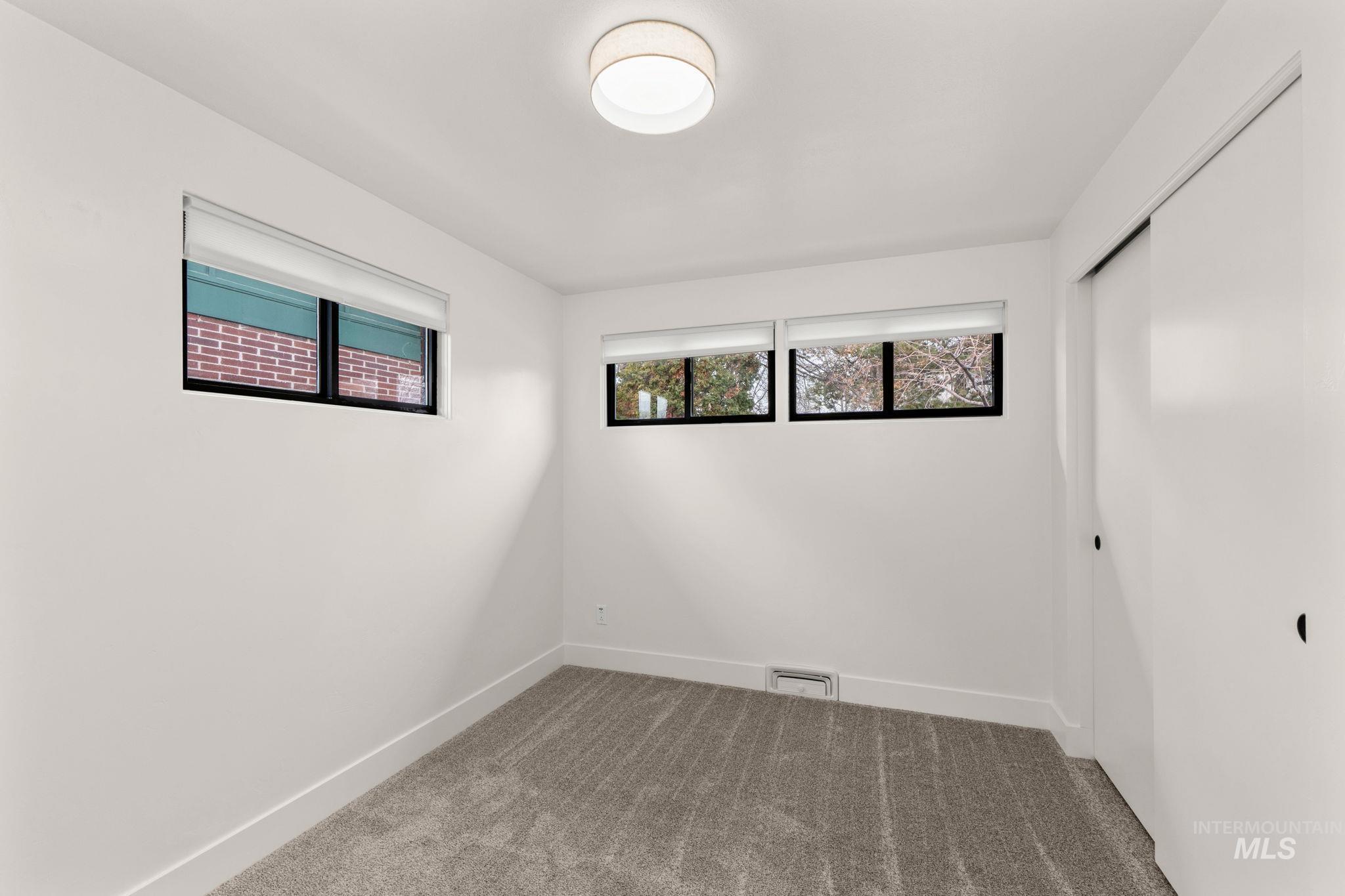 168 N Juniper St, Twin Falls, Idaho 83301, 4 Bedrooms, 2 Bathrooms, Residential For Sale, Price $369,500,MLS 98976121