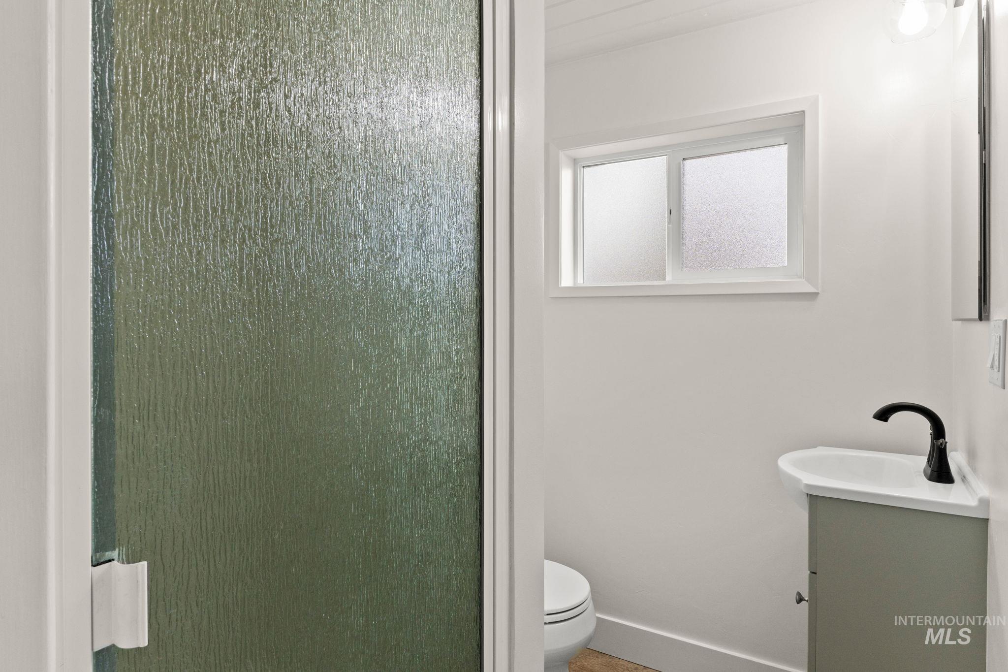 168 N Juniper St, Twin Falls, Idaho 83301, 4 Bedrooms, 2 Bathrooms, Residential For Sale, Price $369,500,MLS 98976121