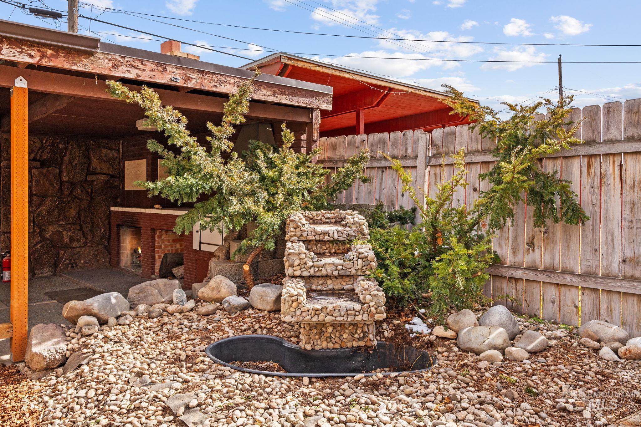 168 N Juniper St, Twin Falls, Idaho 83301, 4 Bedrooms, 2 Bathrooms, Residential For Sale, Price $369,500,MLS 98976121