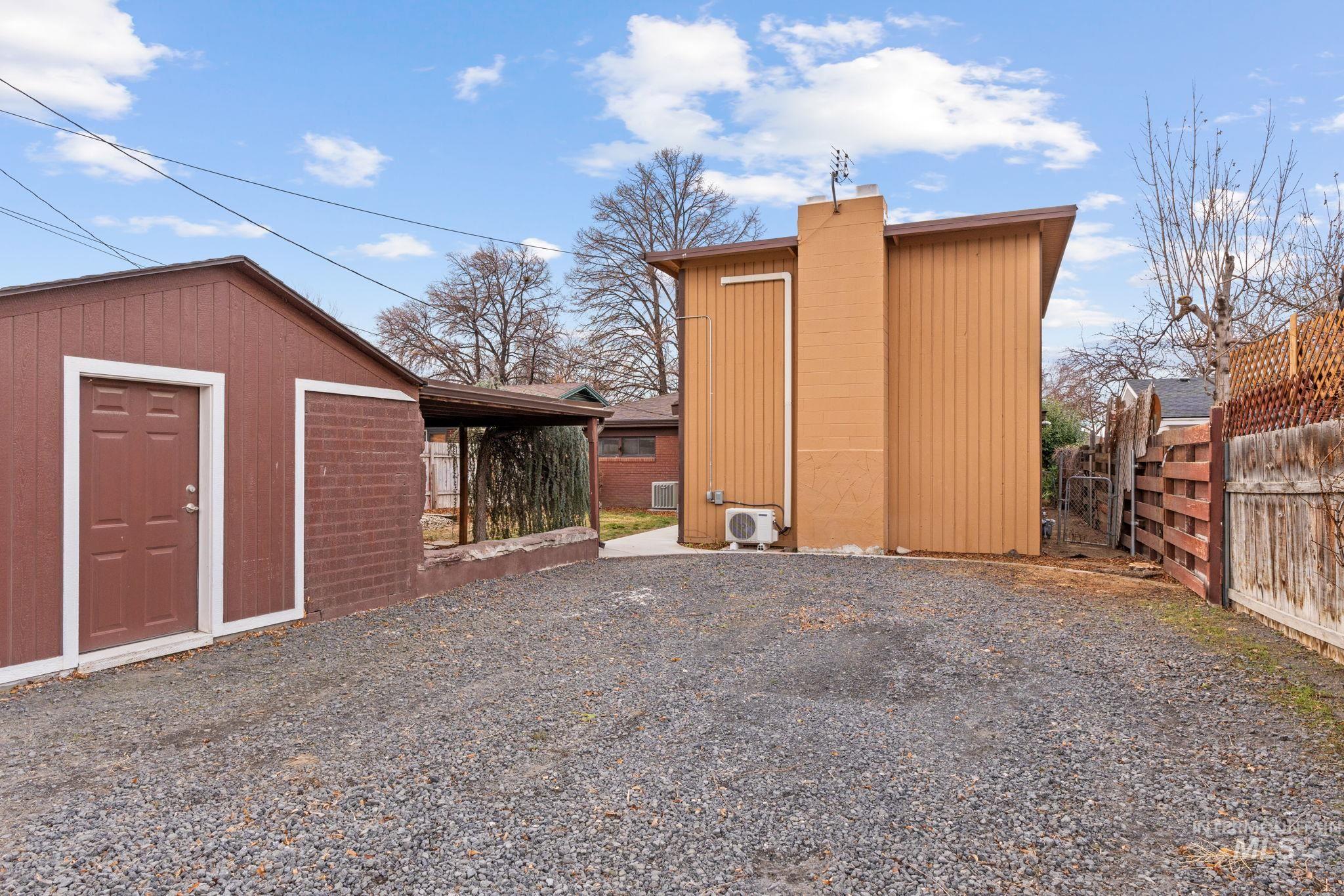 168 N Juniper St, Twin Falls, Idaho 83301, 4 Bedrooms, 2 Bathrooms, Residential For Sale, Price $369,500,MLS 98976121