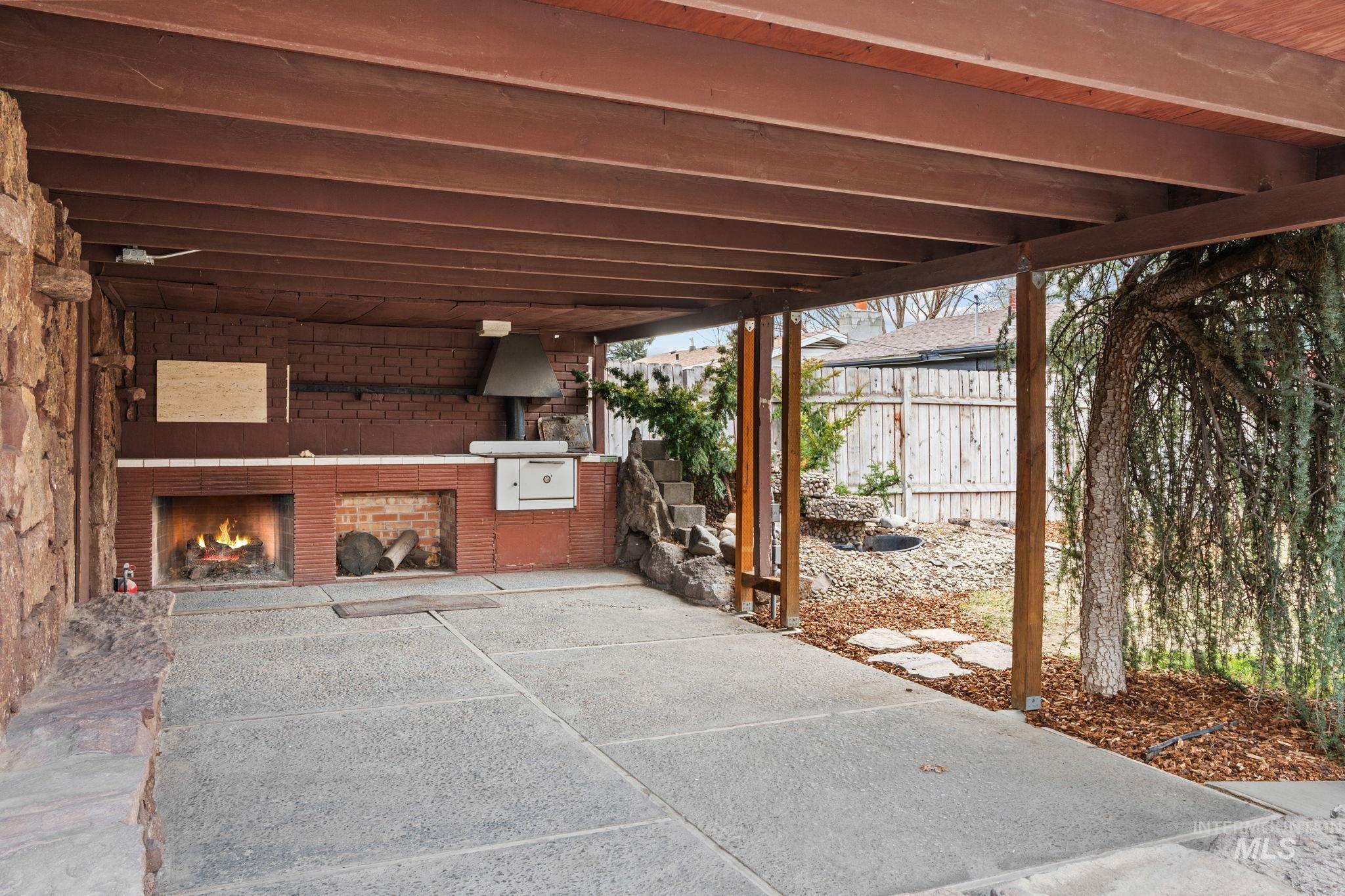 168 N Juniper St, Twin Falls, Idaho 83301, 4 Bedrooms, 2 Bathrooms, Residential For Sale, Price $369,500,MLS 98976121