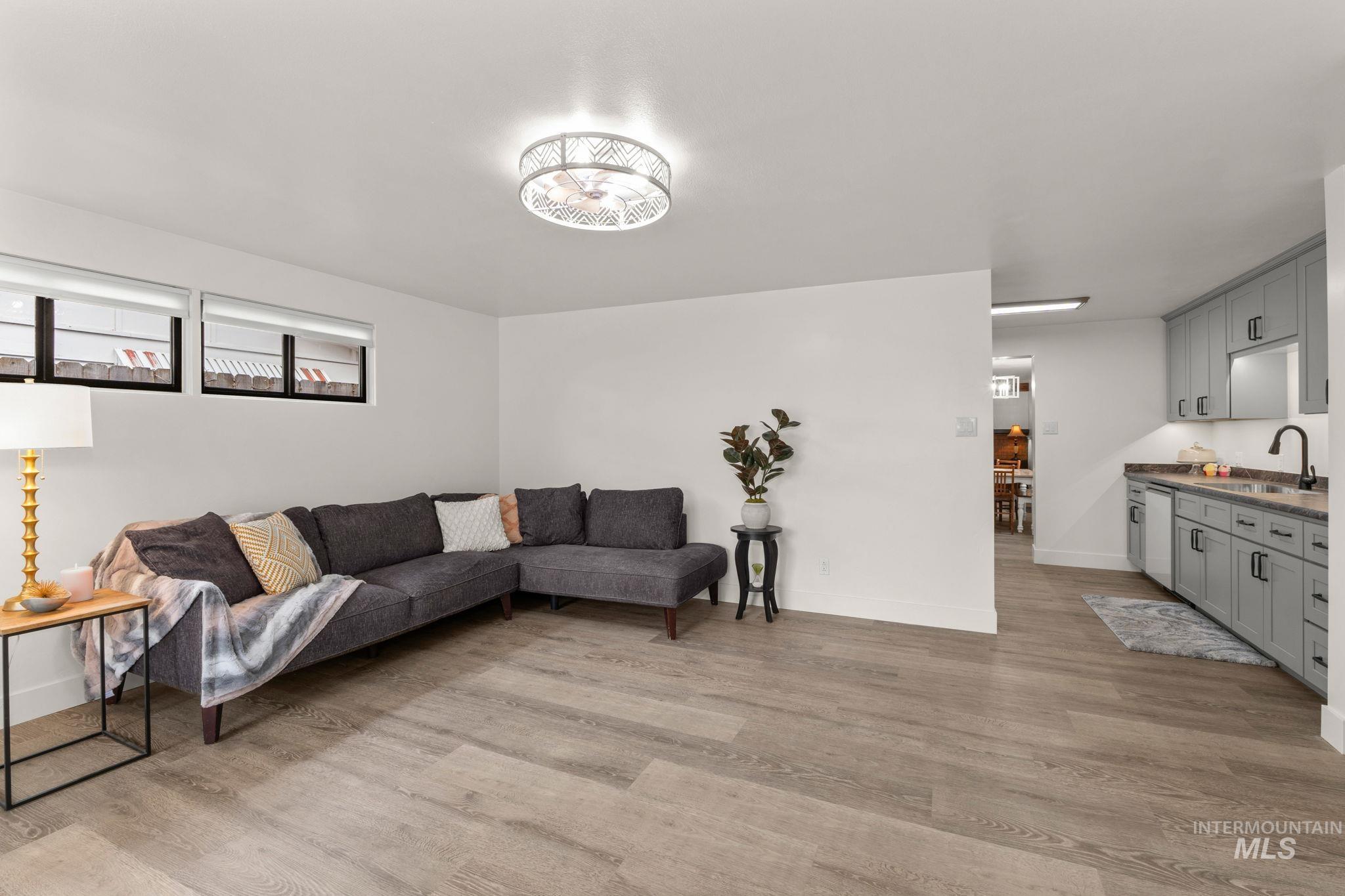 168 N Juniper St, Twin Falls, Idaho 83301, 4 Bedrooms, 2 Bathrooms, Residential For Sale, Price $369,500,MLS 98976121