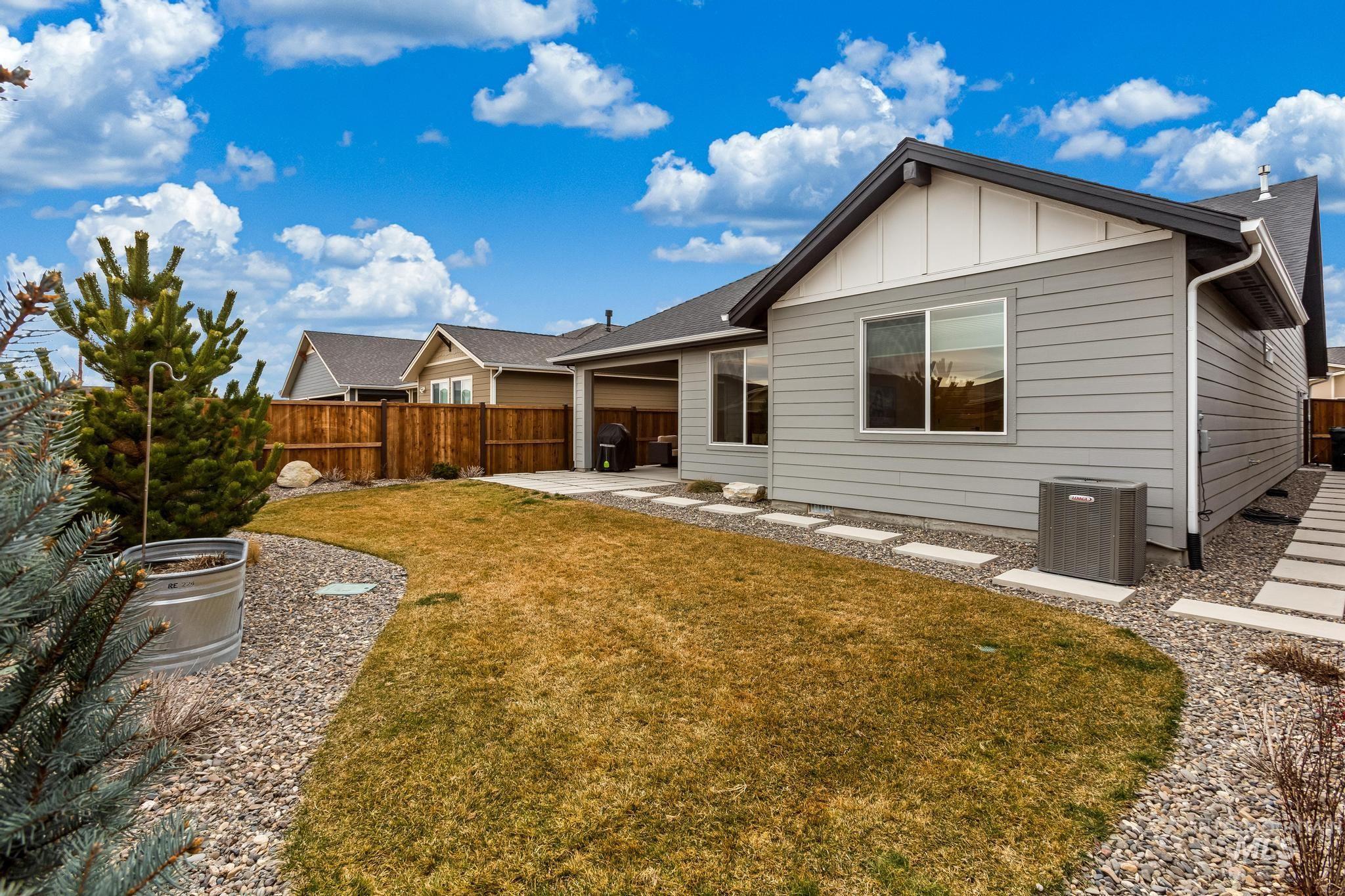 11973 W Cheer Ln, Kuna, Idaho 83634, 2 Bedrooms, 2 Bathrooms, Residential For Sale, Price $584,900,MLS 98976123