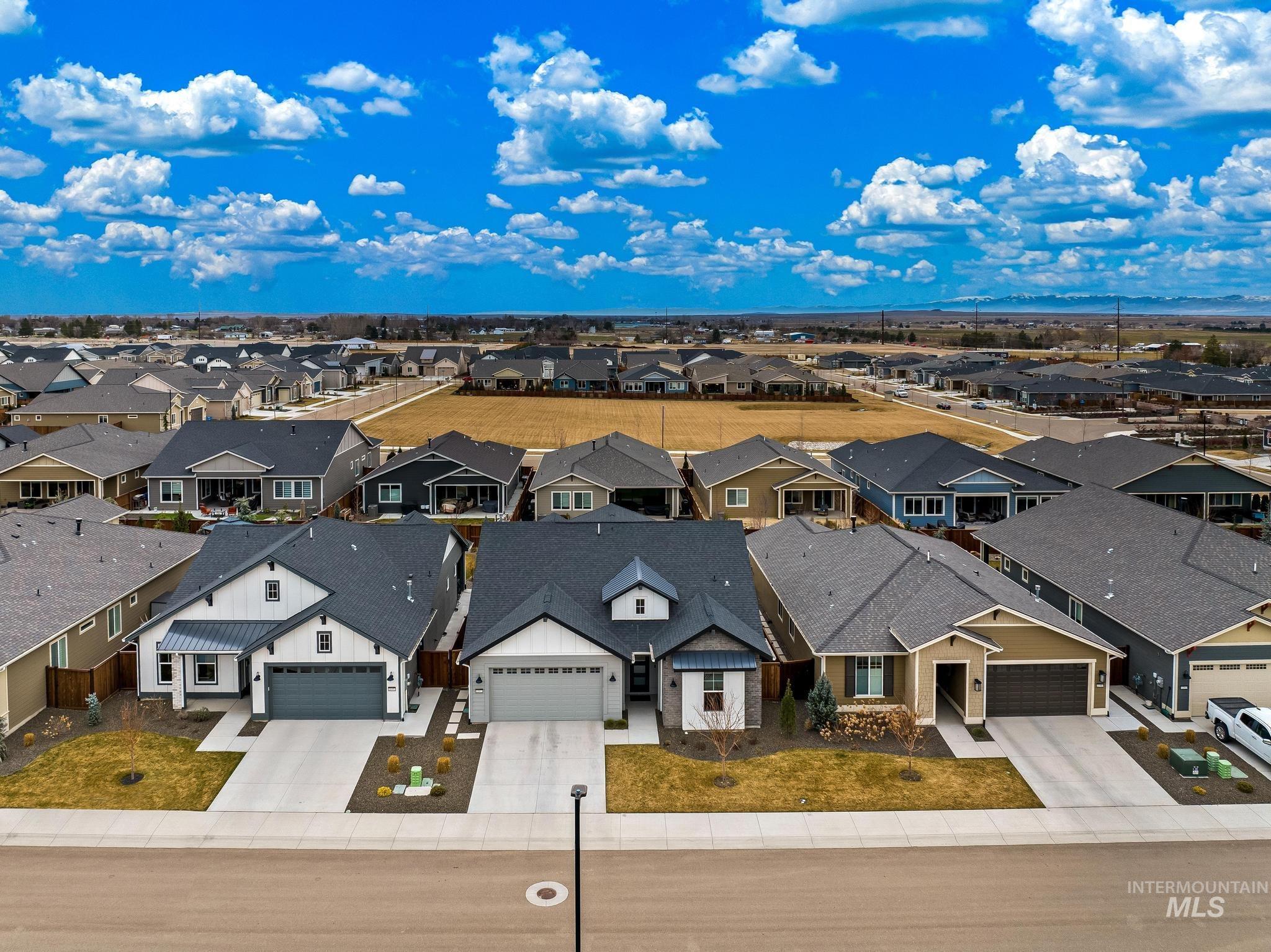 11973 W Cheer Ln, Kuna, Idaho 83634, 2 Bedrooms, 2 Bathrooms, Residential For Sale, Price $584,900,MLS 98976123