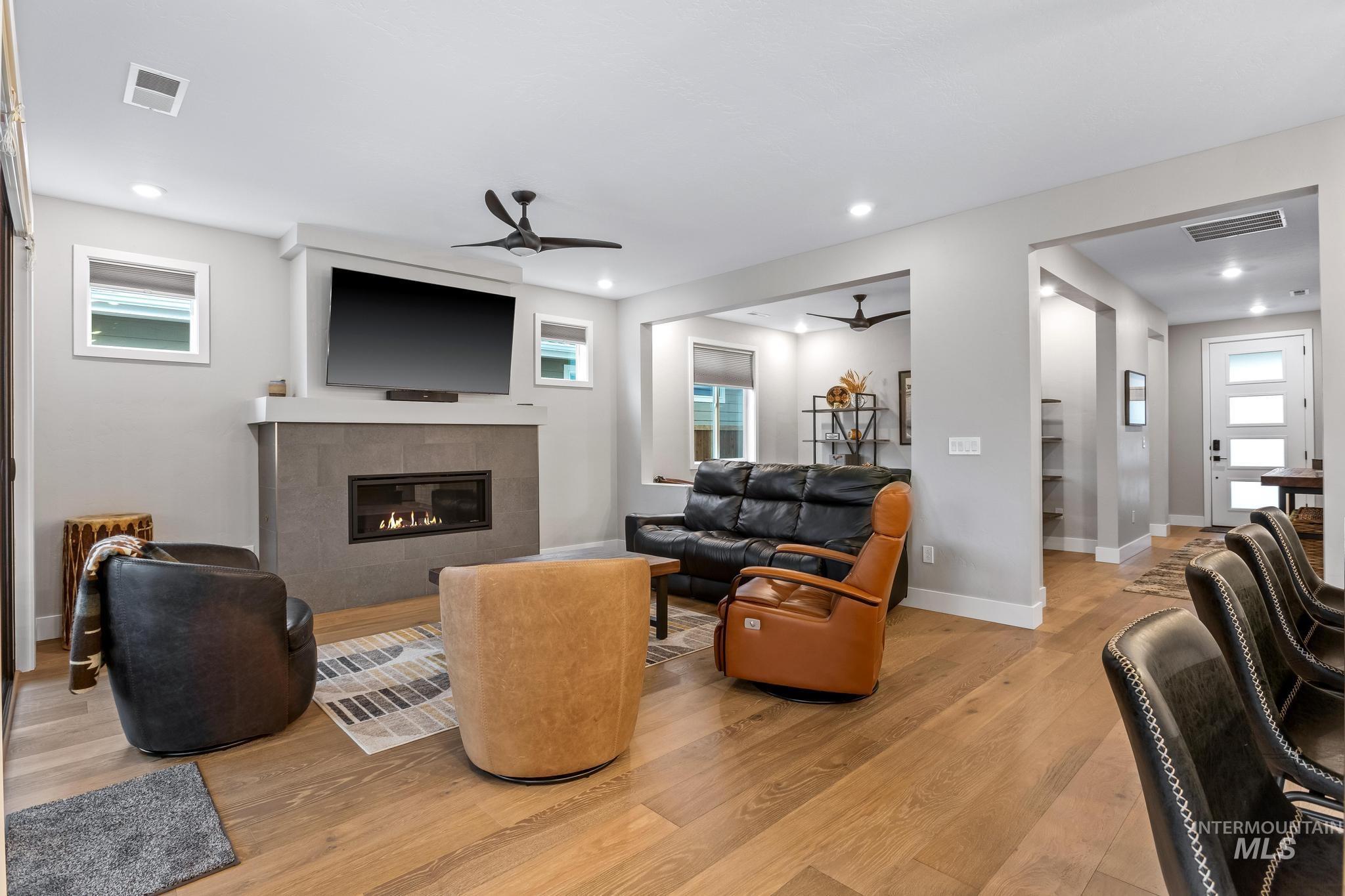 11973 W Cheer Ln, Kuna, Idaho 83634, 2 Bedrooms, 2 Bathrooms, Residential For Sale, Price $584,900,MLS 98976123