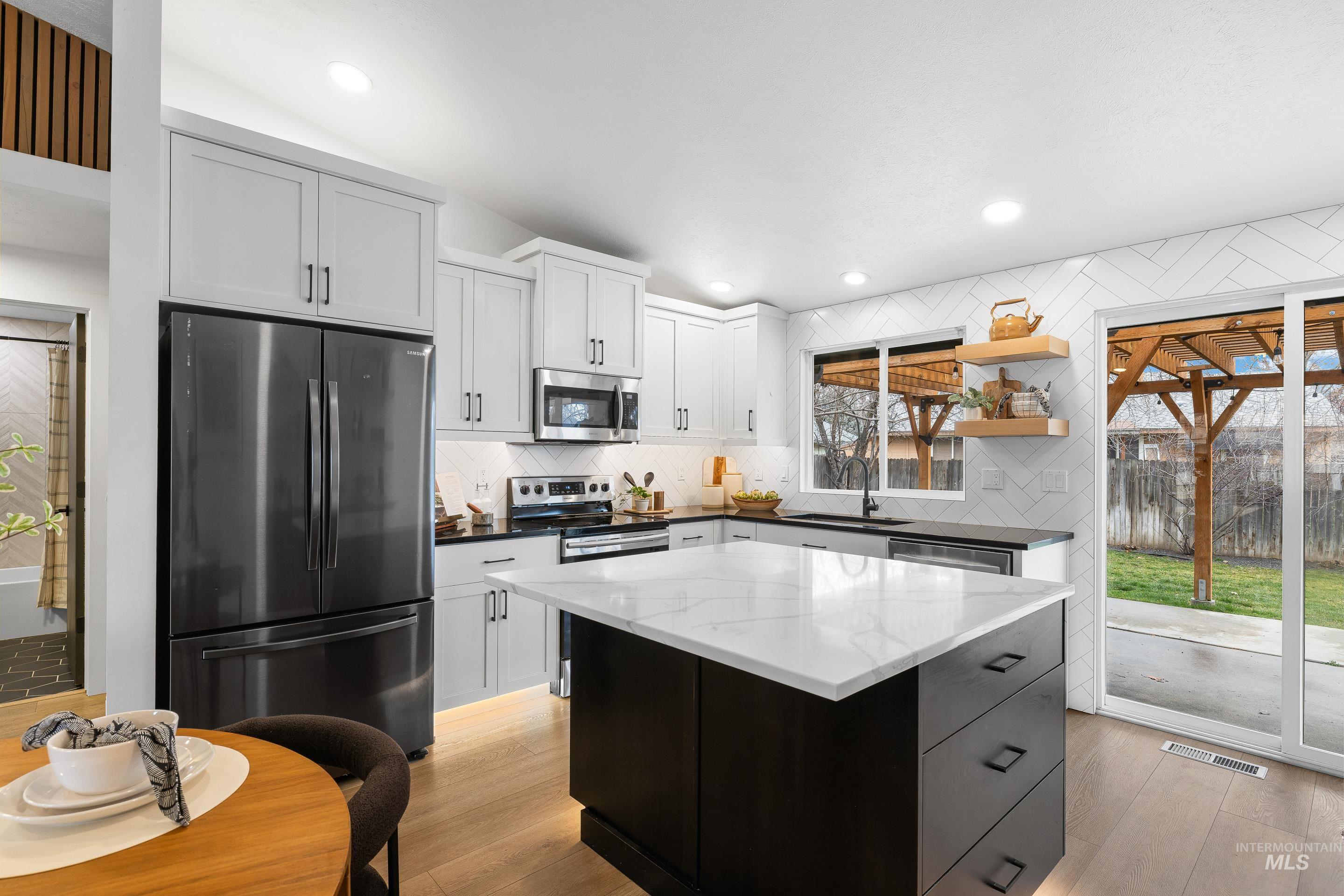 6678 N Hastings Ave, Boise, Idaho 83714, 3 Bedrooms, 2 Bathrooms, Residential For Sale, Price $489,900,MLS 98976124