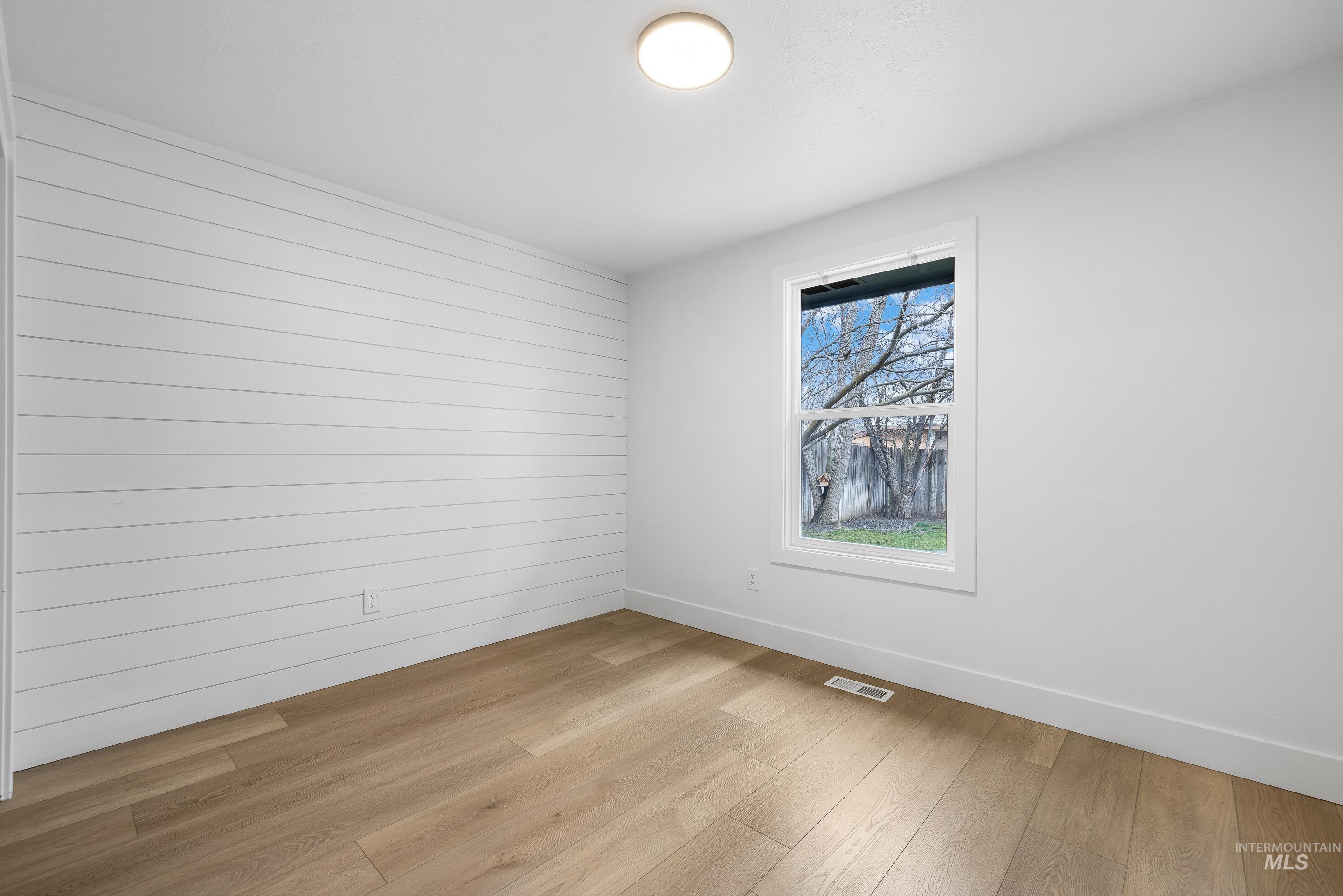 6678 N Hastings Ave, Boise, Idaho 83714, 3 Bedrooms, 2 Bathrooms, Residential For Sale, Price $489,900,MLS 98976124