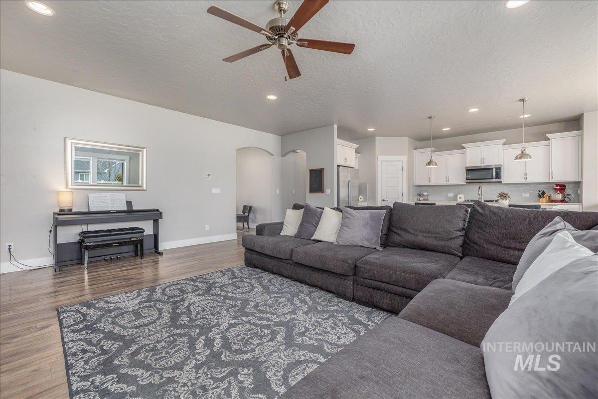 10303 Ryan Peak Dr, Nampa, Idaho 83687, 5 Bedrooms, 2.5 Bathrooms, Residential For Sale, Price $650,000,MLS 98976125