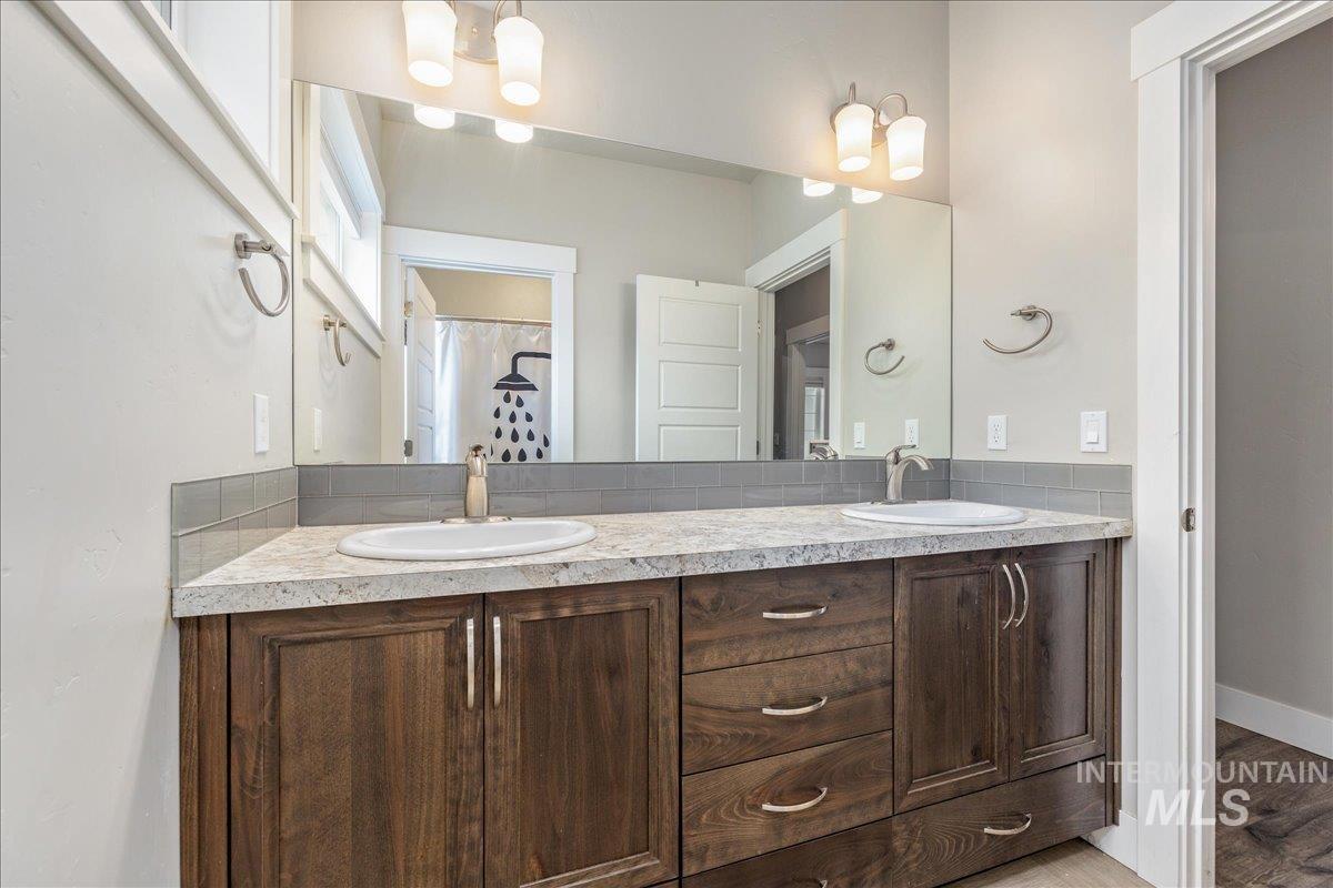 10303 Ryan Peak Dr, Nampa, Idaho 83687, 5 Bedrooms, 2.5 Bathrooms, Residential For Sale, Price $650,000,MLS 98976125