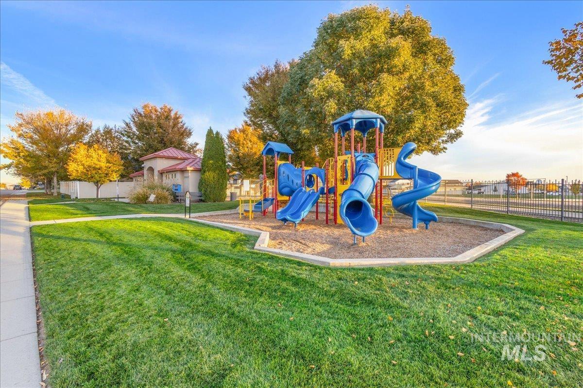 10303 Ryan Peak Dr, Nampa, Idaho 83687, 5 Bedrooms, 2.5 Bathrooms, Residential For Sale, Price $650,000,MLS 98976125