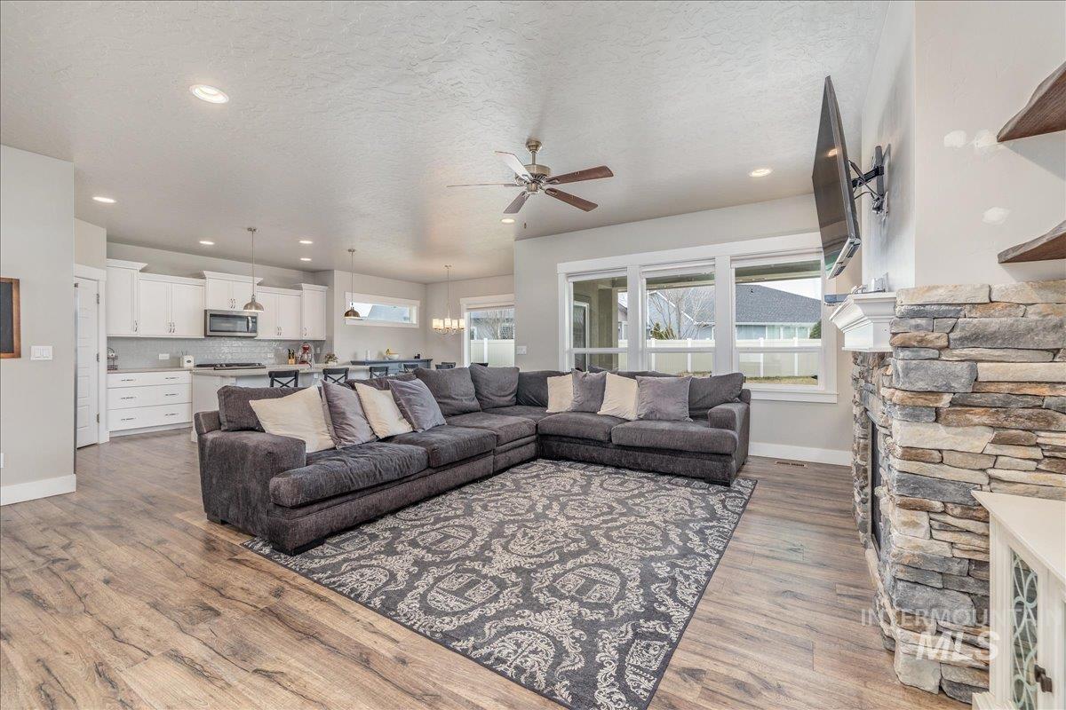 10303 Ryan Peak Dr, Nampa, Idaho 83687, 5 Bedrooms, 2.5 Bathrooms, Residential For Sale, Price $650,000,MLS 98976125