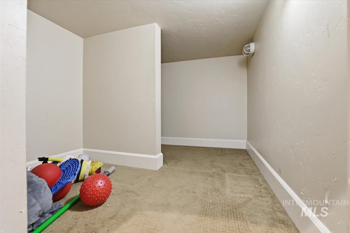 579 W Gable St, Meridian, Idaho 83646, 5 Bedrooms, 3 Bathrooms, Residential For Sale, Price $890,000,MLS 98976126