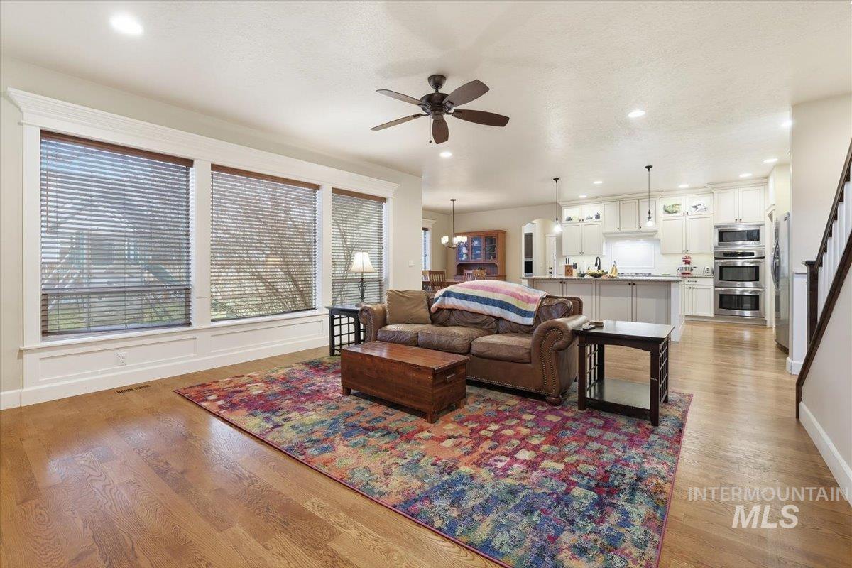 579 W Gable St, Meridian, Idaho 83646, 5 Bedrooms, 3 Bathrooms, Residential For Sale, Price $890,000,MLS 98976126